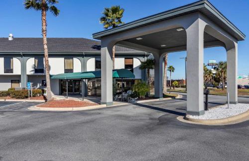 Brunswick Hotel | Quality Inn Brunswick