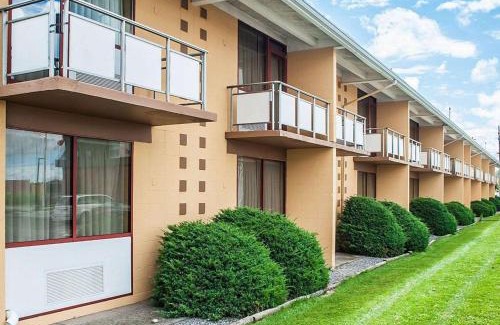 Cheektowaga Hotel | Quality Inn Buffalo Airport