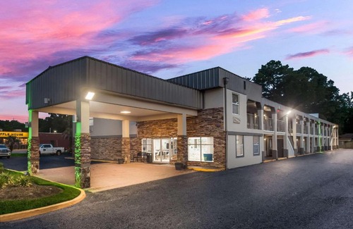 West Ashley Hotel | Quality Inn Charleston - West Ashley