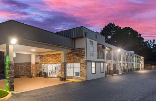 West Ashley Hotel | Quality Inn Charleston - West Ashley