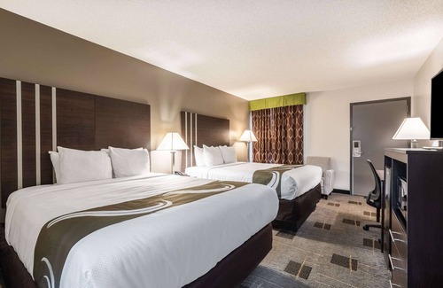 Cleveland Hotel | Quality Inn Cleveland North