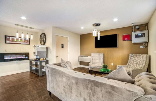 West Columbia Hotel | Quality Inn Columbia Airport