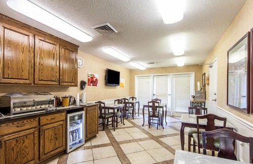 Decherd Hotel | Quality Inn Decherd/Winchester