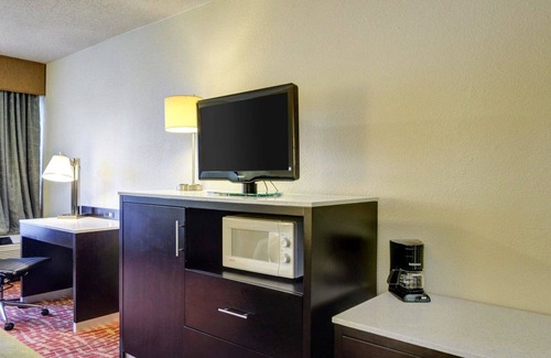 Fort Smith Hotel | Quality Inn Fort Smith I-540