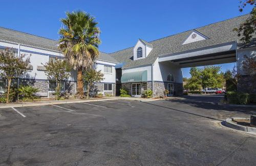 Raisin Hotel | Quality Inn Fresno Yosemite Airport