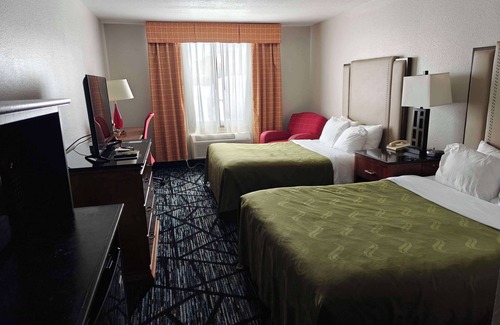 Gaylord Hotel | Quality Inn Gaylord