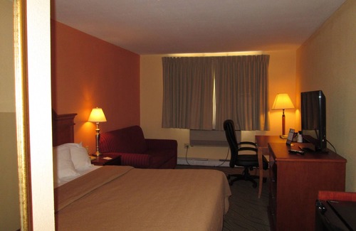 Gaylord Hotel | Quality Inn Gaylord