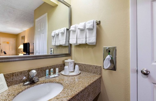 Lebanon Hotel | Quality Inn Lebanon