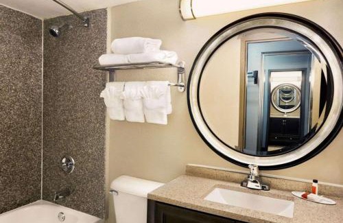 Little Rock Hotel | Quality Inn Little Rock on I-30 Near Littlerock airport