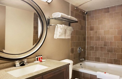 Little Rock Hotel | Quality Inn Little Rock South
