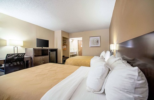 Pacific Hotel | Quality Inn Near Six Flags St. Louis