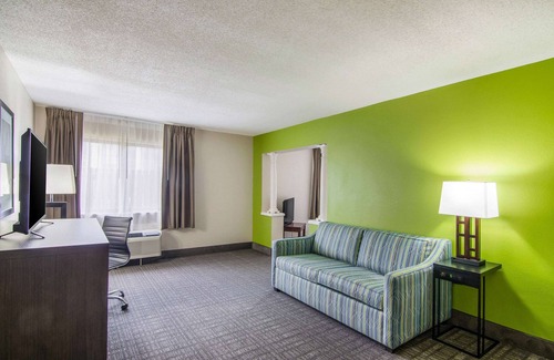 Saraland Hotel | Quality Inn near University of Mobile