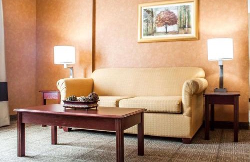 Cheektowaga Hotel | Quality Inn Near Walden Galleria Mall
