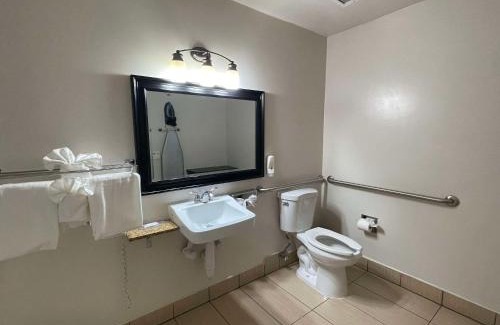 Ontario Hotel | Quality Inn Ontario Airport Convention Center