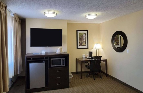 Ontario Hotel | Quality Inn Ontario