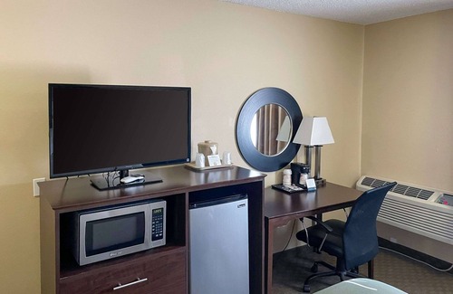 Ontario Hotel | Quality Inn Ontario