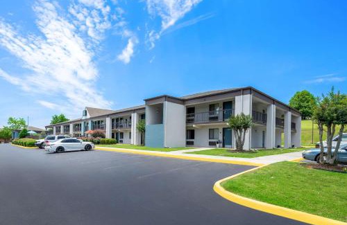 Pelham Hotel | Quality Inn Pelham I-65 exit 246