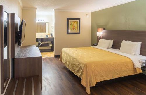 Richmond Hill Hotel | Quality Inn Richmond Hill - Savannah I-95