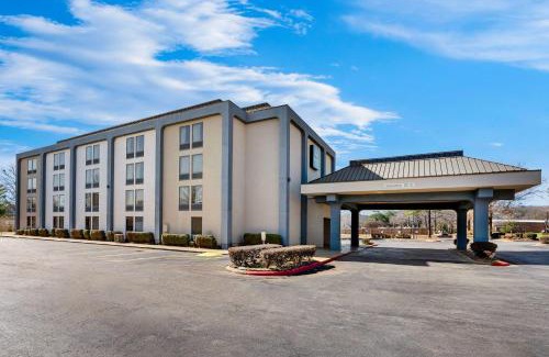 North Little Rock Hotel | Quality Inn & Suites North Little Rock