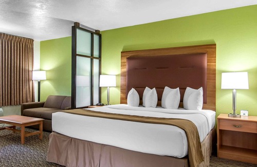 North Bend Hotel | Quality Inn & Suites at Coos Bay