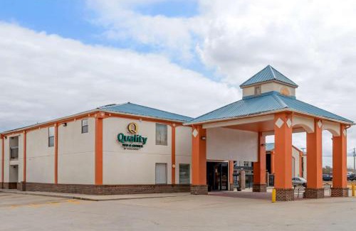 Priceville Hotel | Quality Inn & Suites Decatur Priceville I-65