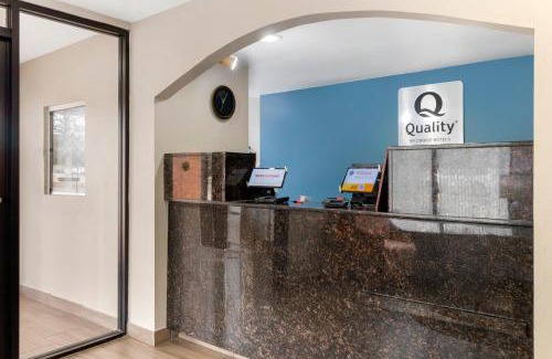 Priceville Hotel | Quality Inn & Suites Decatur Priceville I-65
