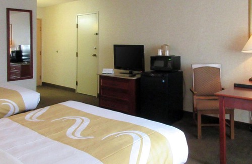 Broadbent Business Park Hotel | Quality Inn & Suites Downtown - University Area