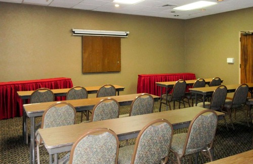 Broadbent Business Park Hotel | Quality Inn & Suites Downtown - University Area