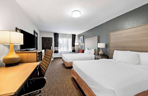Cape Fear Hotel | Quality Inn & Suites Fayetteville I-95