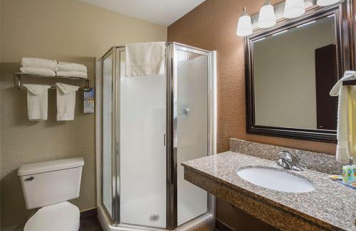 Holland Hotel | Quality Inn & Suites Holland