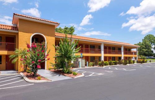 Mount Dora Hotel | Quality Inn & Suites Mt Dora North