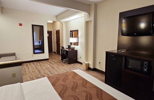 Cahokia Hotel | Quality Inn & Suites near St. Louis and I-255