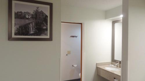 Northeast Raleigh Hotel | Quality Inn & Suites Raleigh North