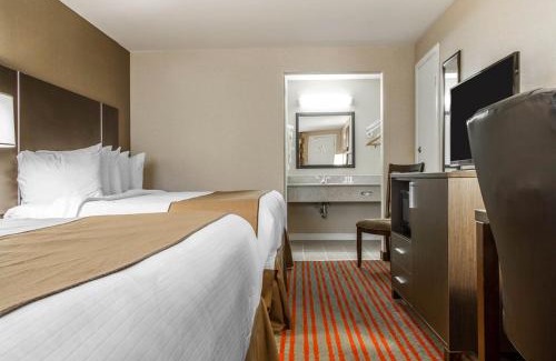 South Portland Hotel | Quality Inn & Suites South Portland
