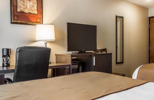 South Portland Hotel | Quality Inn & Suites South Portland