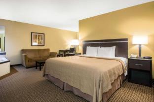 Sun Prairie Hotel | Quality Inn & Suites Sun Prairie Madison East