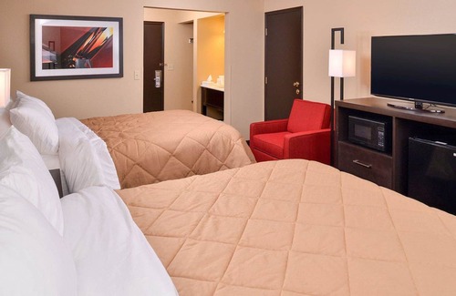 South End Hotel | Quality Inn & Suites Tacoma - Seattle