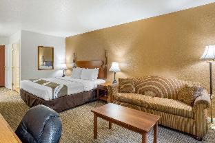 Tulare Hotel | Quality Inn & Suites Tulare