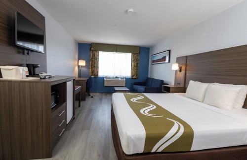 Tulare Hotel | Quality Inn & Suites Tulare