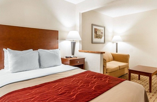 Eau Claire Hotel | Quality Inn & Suites
