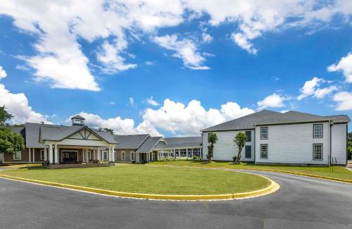 Santee Hotel | Quality Inn & Suites