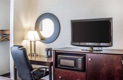 Sturgeon Bay Hotel | Quality Inn & Suites