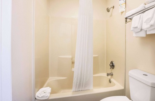 Trussville Hotel | Quality Inn Trussville I-59 exit 141