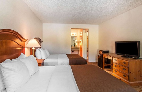 Grants Pass Hotel | Quality Inn