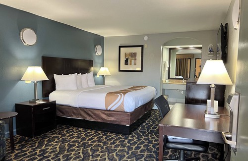 Indianola Hotel | Quality Inn