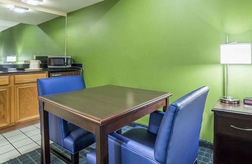 Needles Hotel | Quality Inn