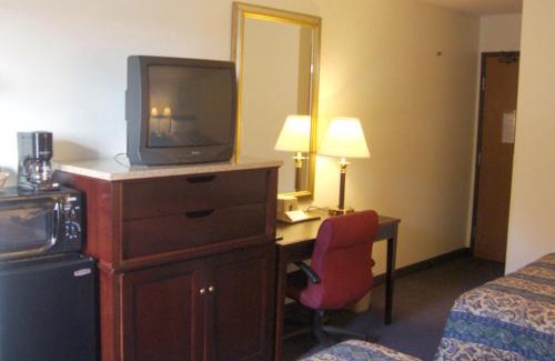 South Sanford Hotel | Quality Inn