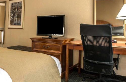 Southfield Hotel | Quality Inn
