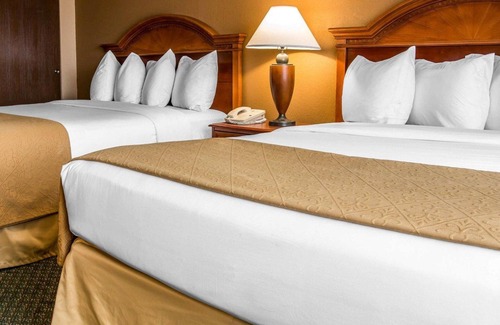 Southfield Hotel | Quality Inn