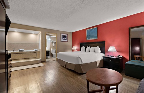 Wayne Hotel | Quality Inn Wayne - Fairfield Area